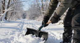 Battery Snow Gear in Deep Cold: What Lithium Does Below 20 Degrees